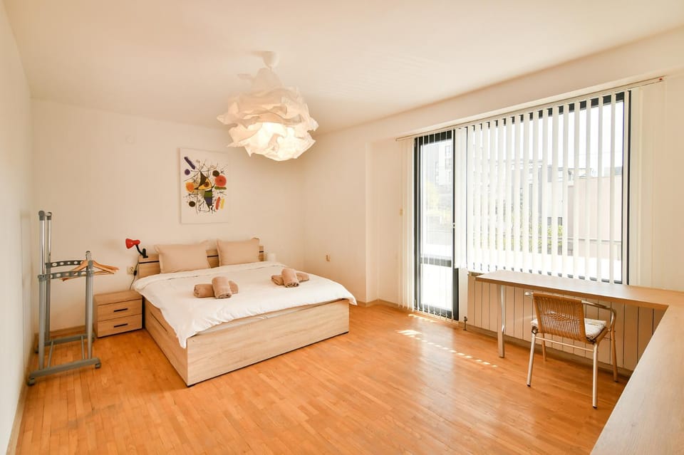 Bed, Photo of the whole room, Bedroom