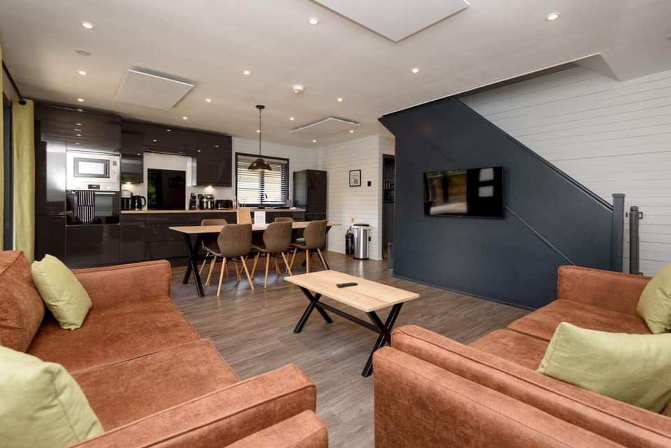 TV and multimedia, Living room, Dining area