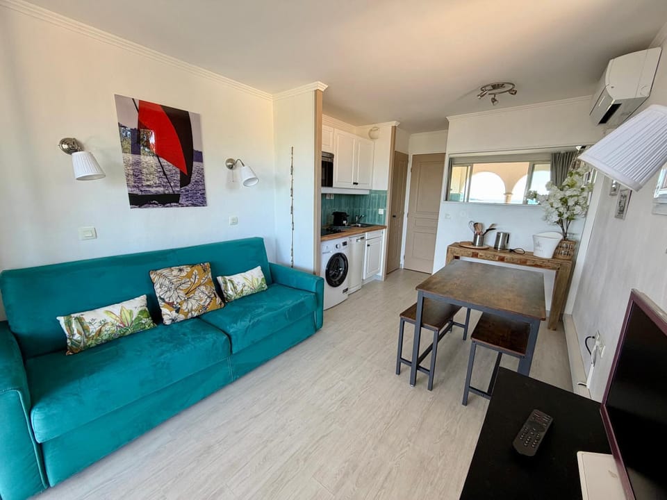 Les Restanques vue mer violettes 1167 Apartment in Grimaud