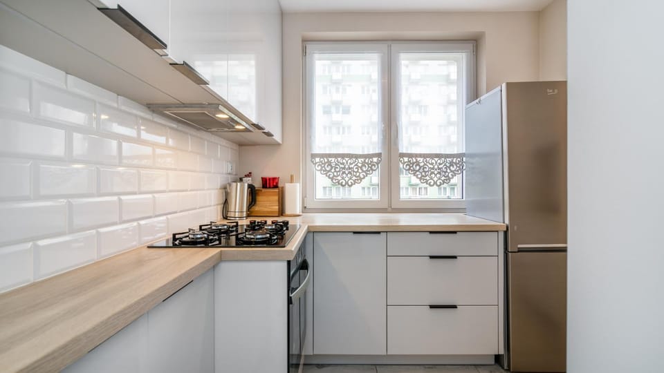 Kitchen or kitchenette, oven
