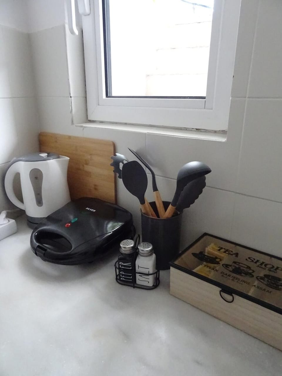 Kitchen or kitchenette, Living room, Seating area