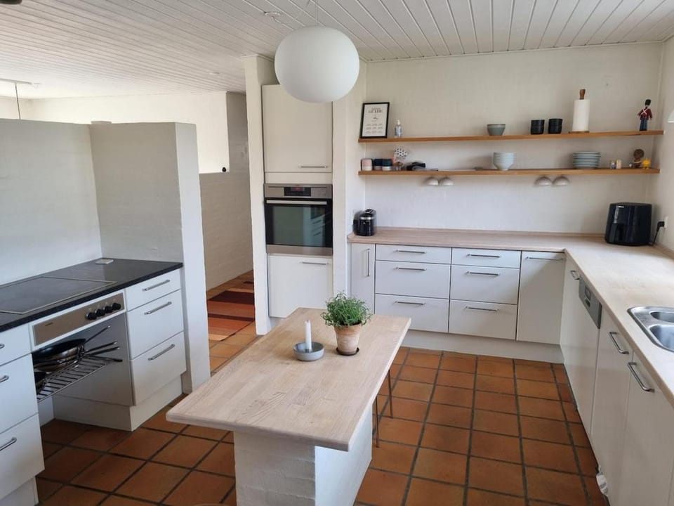 Townhouse with lovely patio in the historic quarter 7 day minimum stay Villa in Region of Southern Denmark