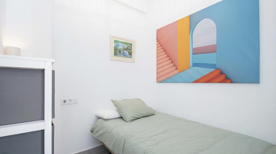 Bed, Photo of the whole room, Bedroom