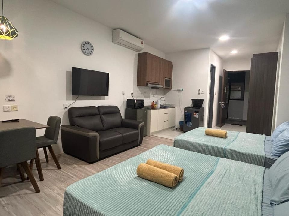 Podium Studio - 4 pax AEON Mall Apartment in Kuching