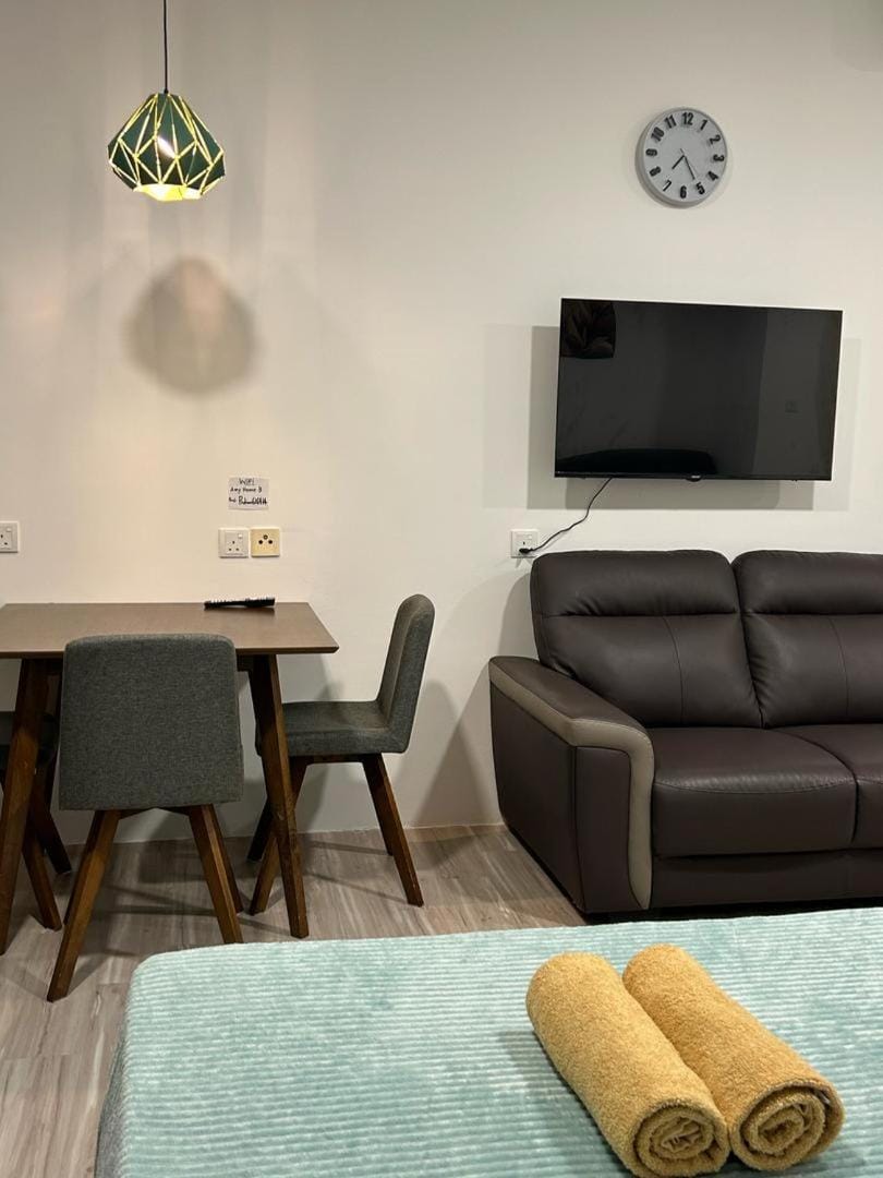 Podium Studio - 4 pax AEON Mall Apartment in Kuching