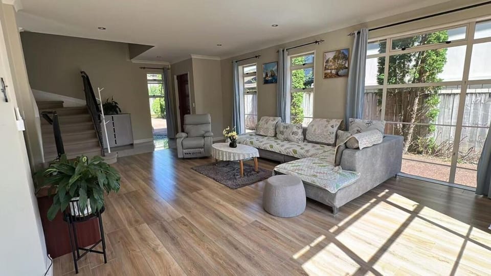 Stylish 5 Bedroom Property Villa in Auckland