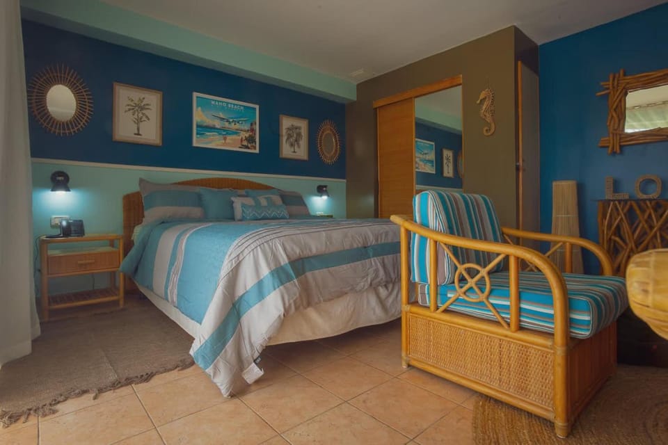 Optimum Oasis - Royal Retreats at Maho Beach Studio House in Simpson Bay