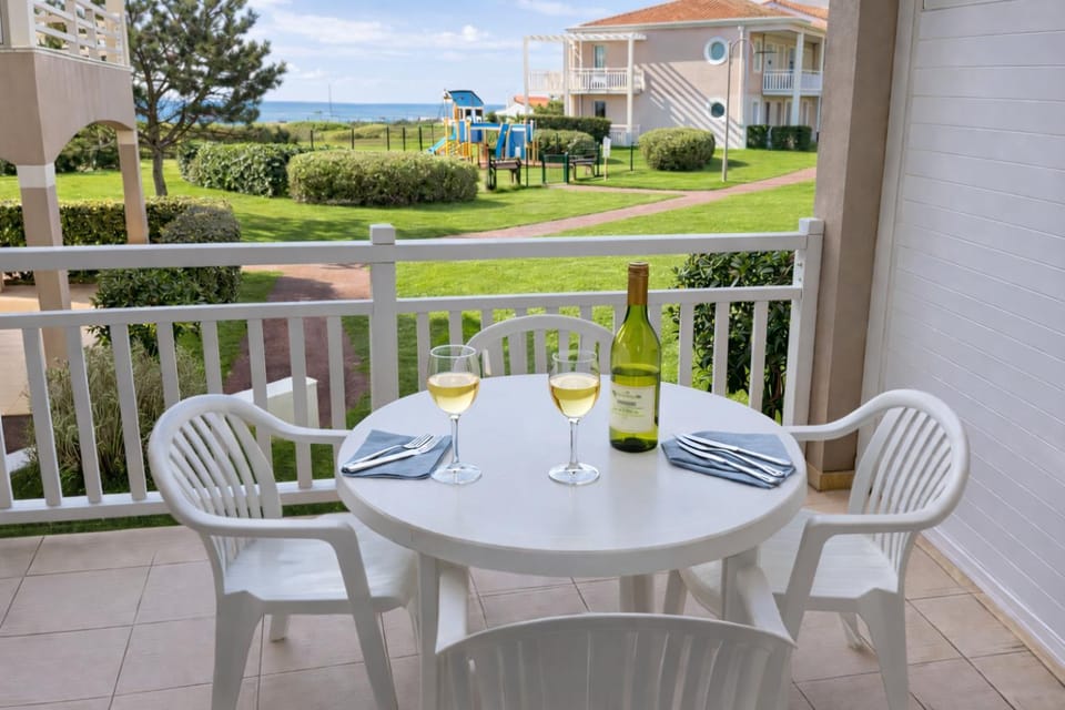 View (from property/room), Balcony/Terrace, Sea view