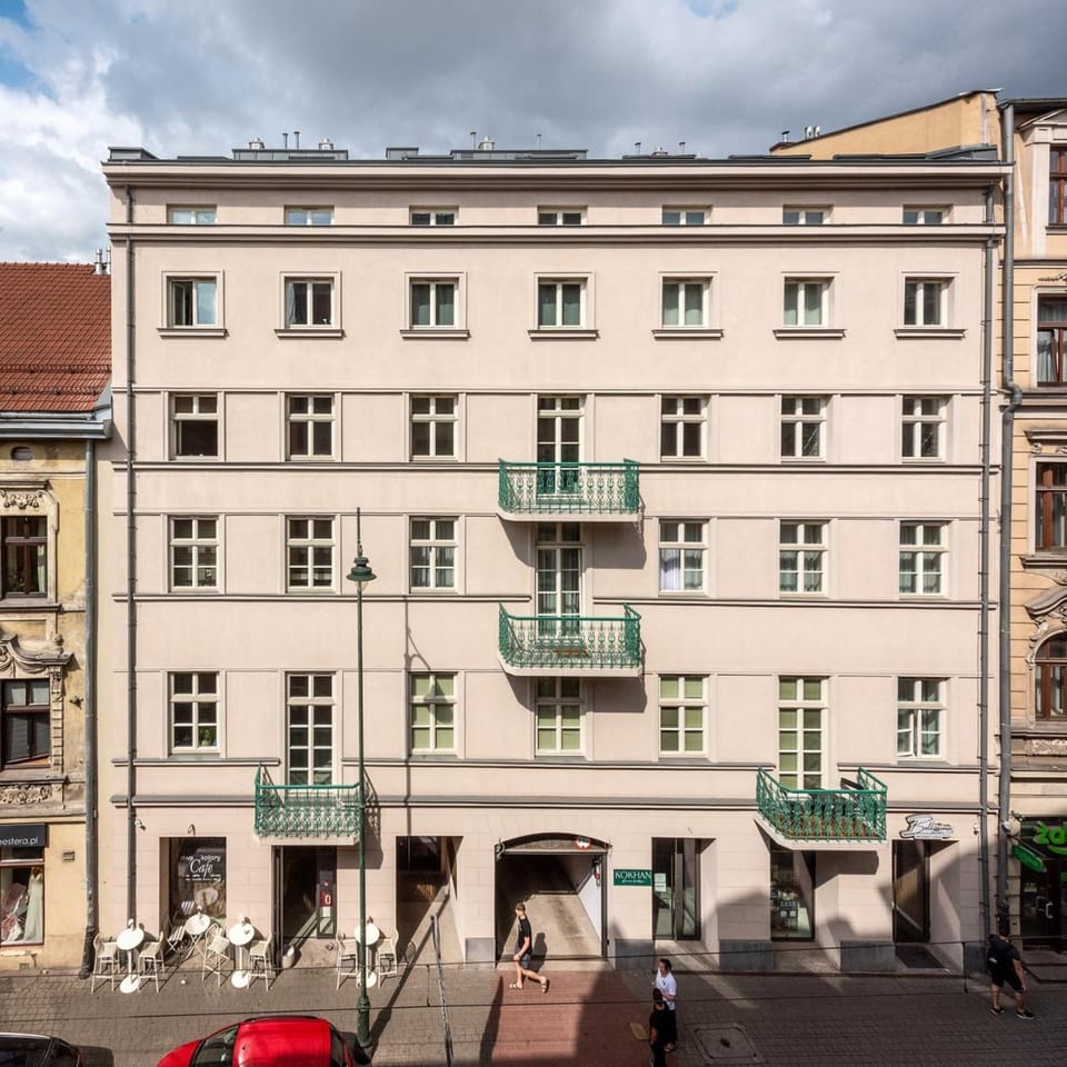 Property building, Facade/entrance