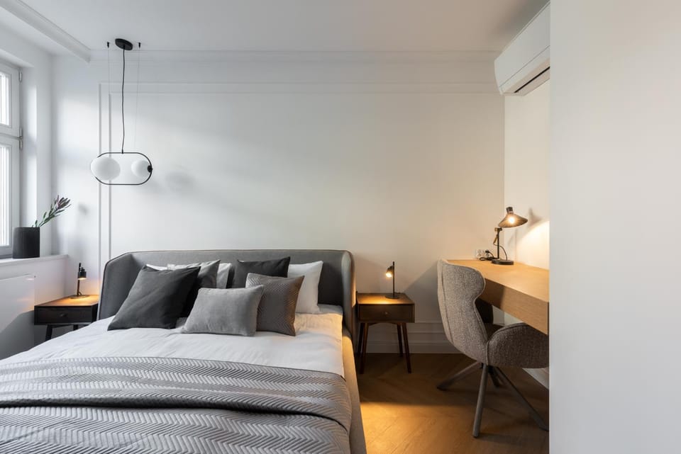 Bed, Photo of the whole room, Bedroom