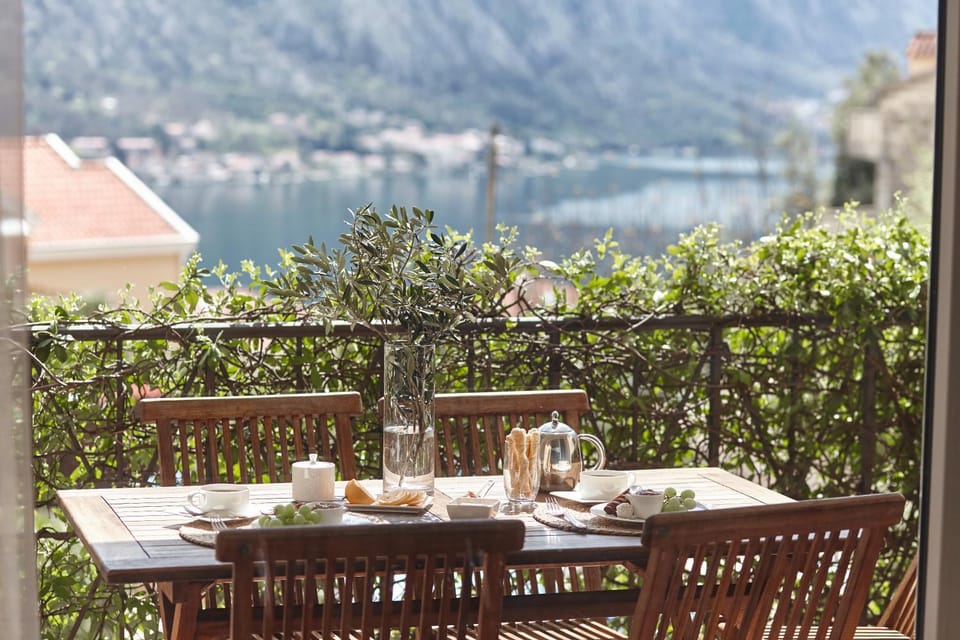Natural landscape, Balcony/Terrace, Dining area, Mountain view, Sea view