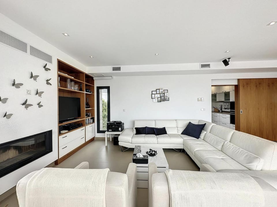 TV and multimedia, Living room, Seating area