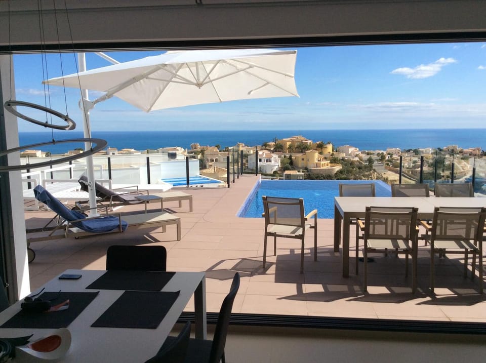 Balcony/Terrace, Sea view, Swimming pool