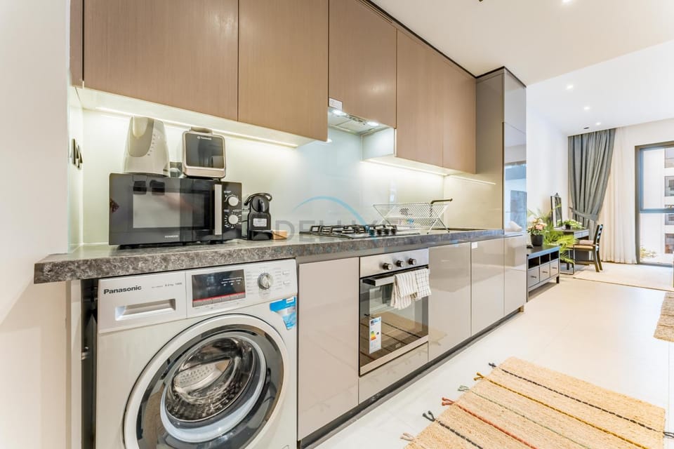 Coffee/tea facilities, toaster, washing machine