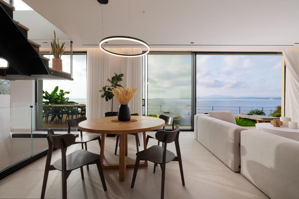 Living room, Dining area, Sea view