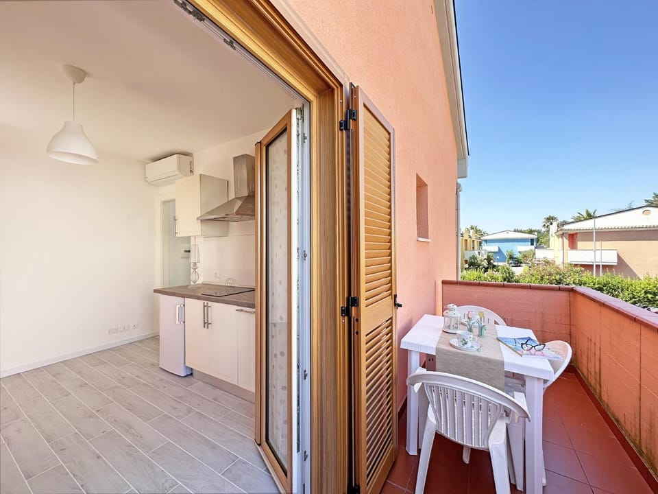 Patio, Day, View (from property/room), Balcony/Terrace, Kitchen or kitchenette, Dining area