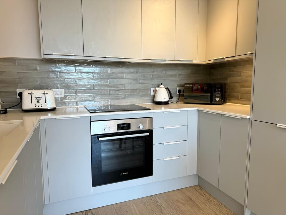 Coffee/tea facilities, Kitchen or kitchenette, dishwasher, minibar, stove, toaster