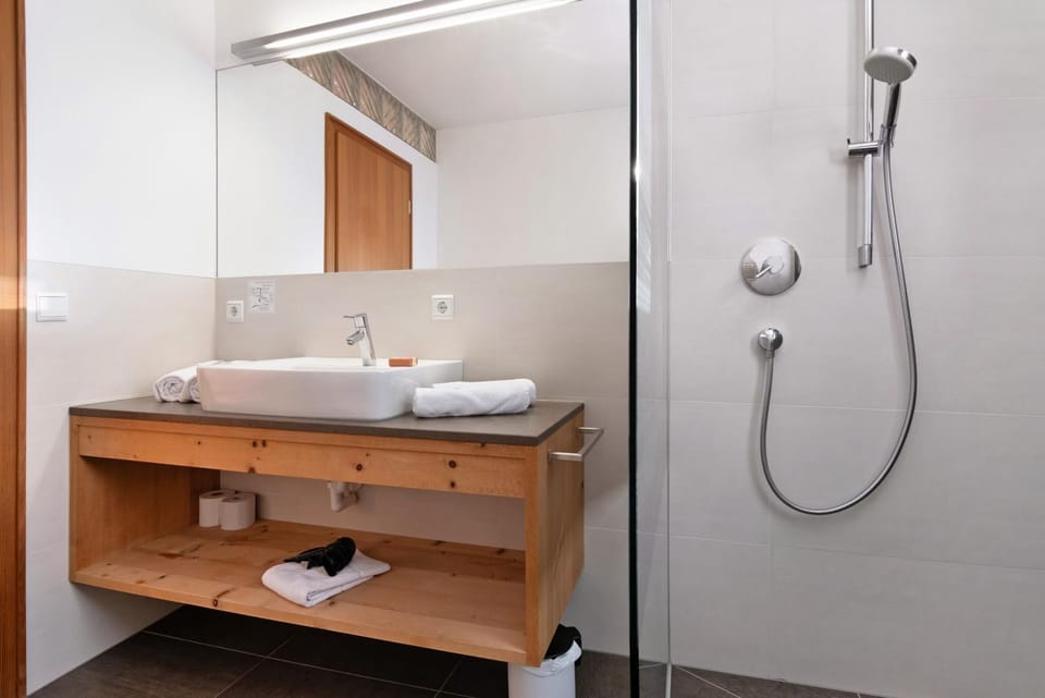 Bathroom, Living room