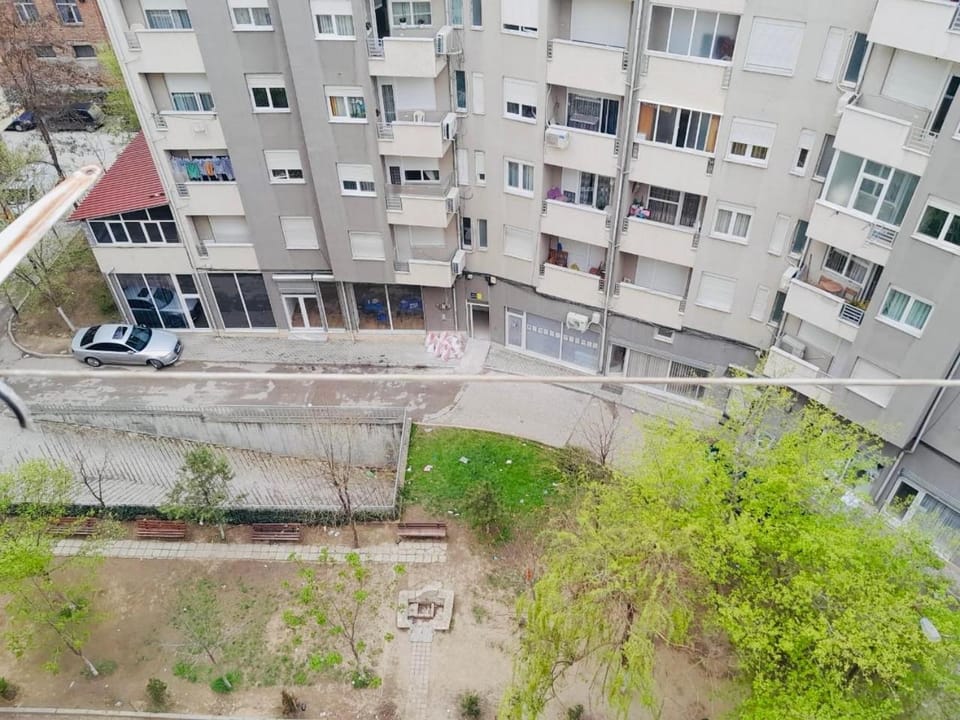 City view, Street view, Location