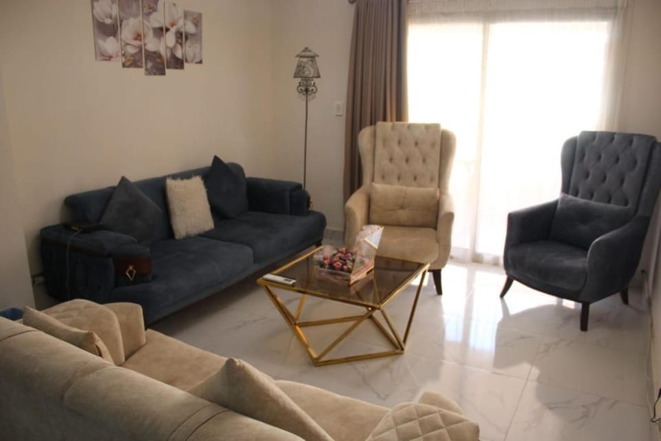 شقة فى الرحاب امام Gate way Apartment in New Cairo City