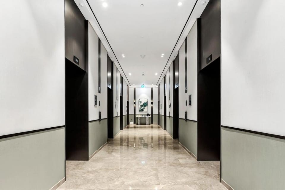 FIRST CLASS 2BR Luxurious Downtown Bliss Apartment in Dubai