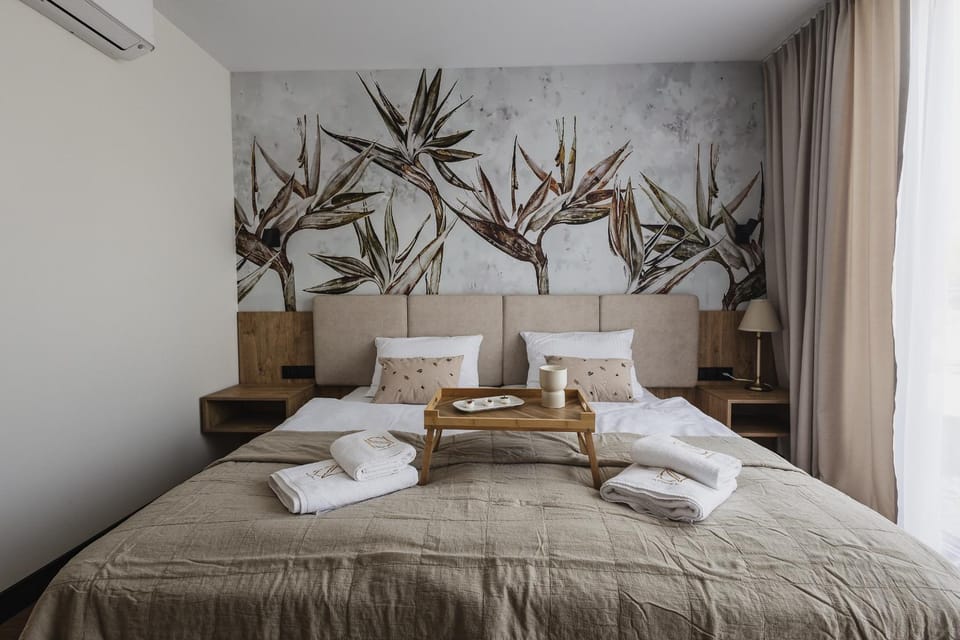 Bed, Photo of the whole room, Bedroom, towels, air conditioner