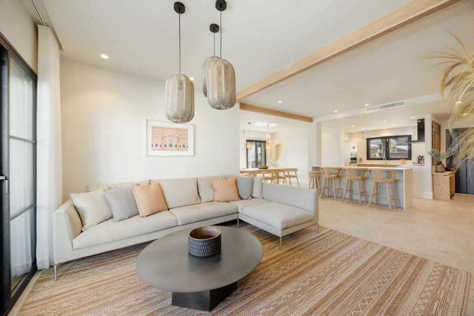 Communal lounge/ TV room, Living room, Seating area
