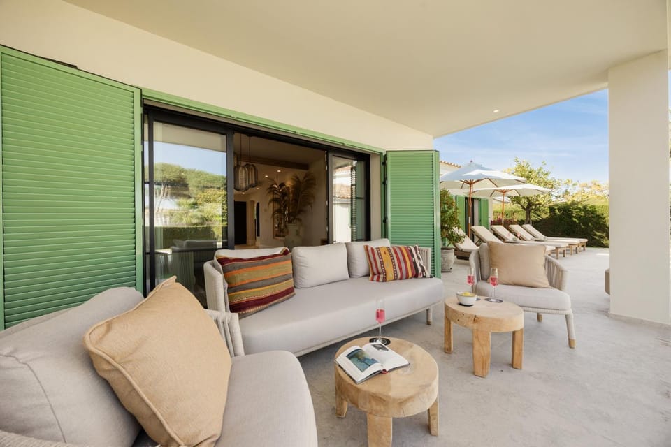 Patio, Day, Balcony/Terrace, Balcony/Terrace, Living room, Seating area