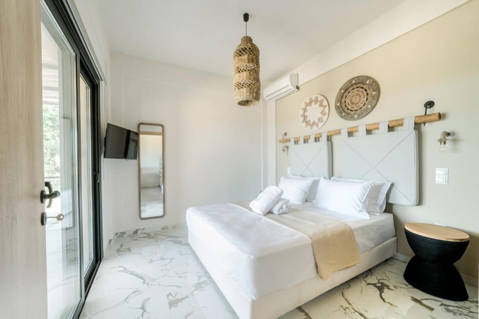 Bed, TV and multimedia, Photo of the whole room, Bedroom, air conditioner