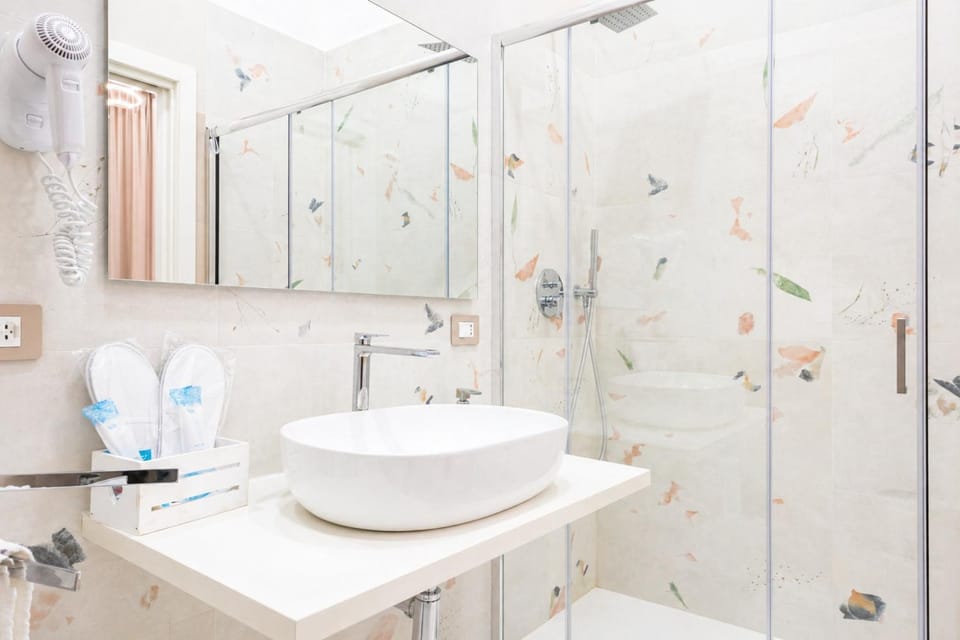Shower, Bathroom, towels