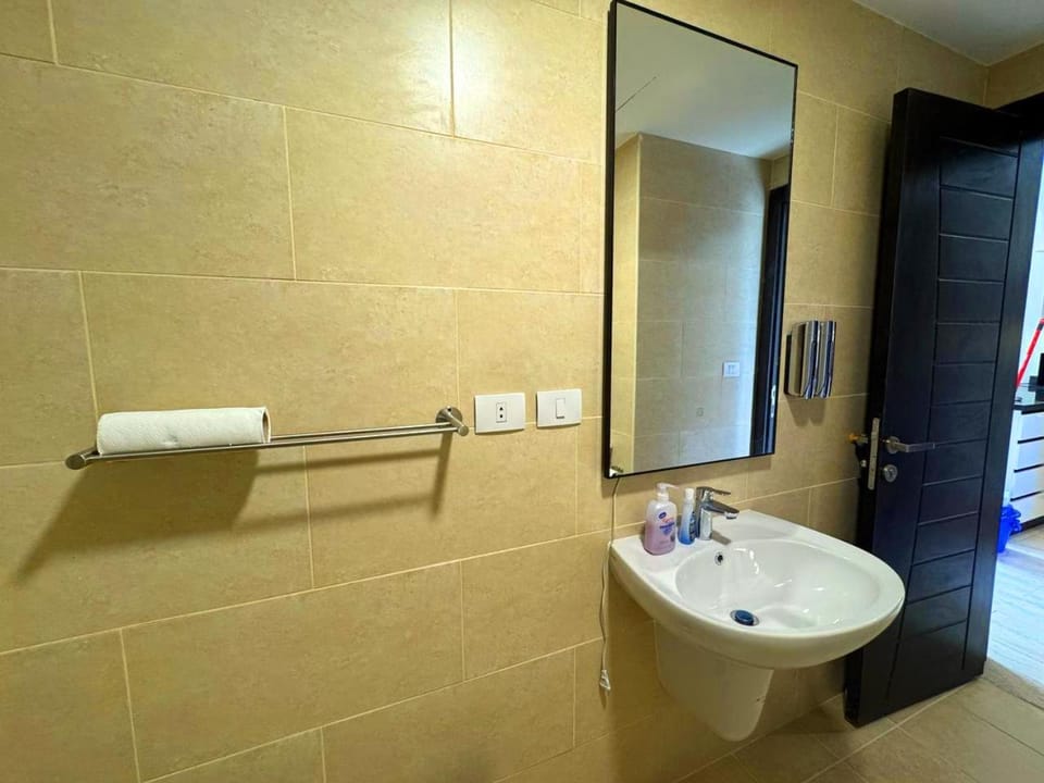 Bathroom, towels