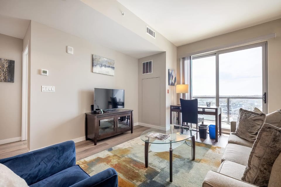 Gorgeous Apt w Harbor Views & Gym Apartment in Stamford