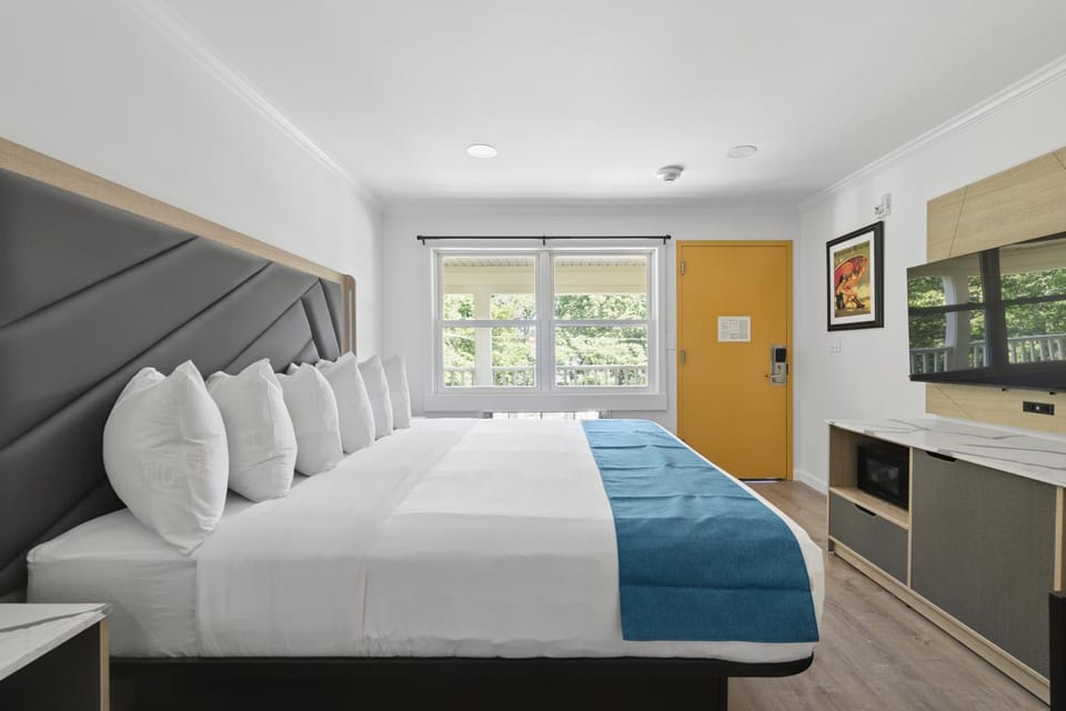 Harkness Brook Inn Hotel in Rockport