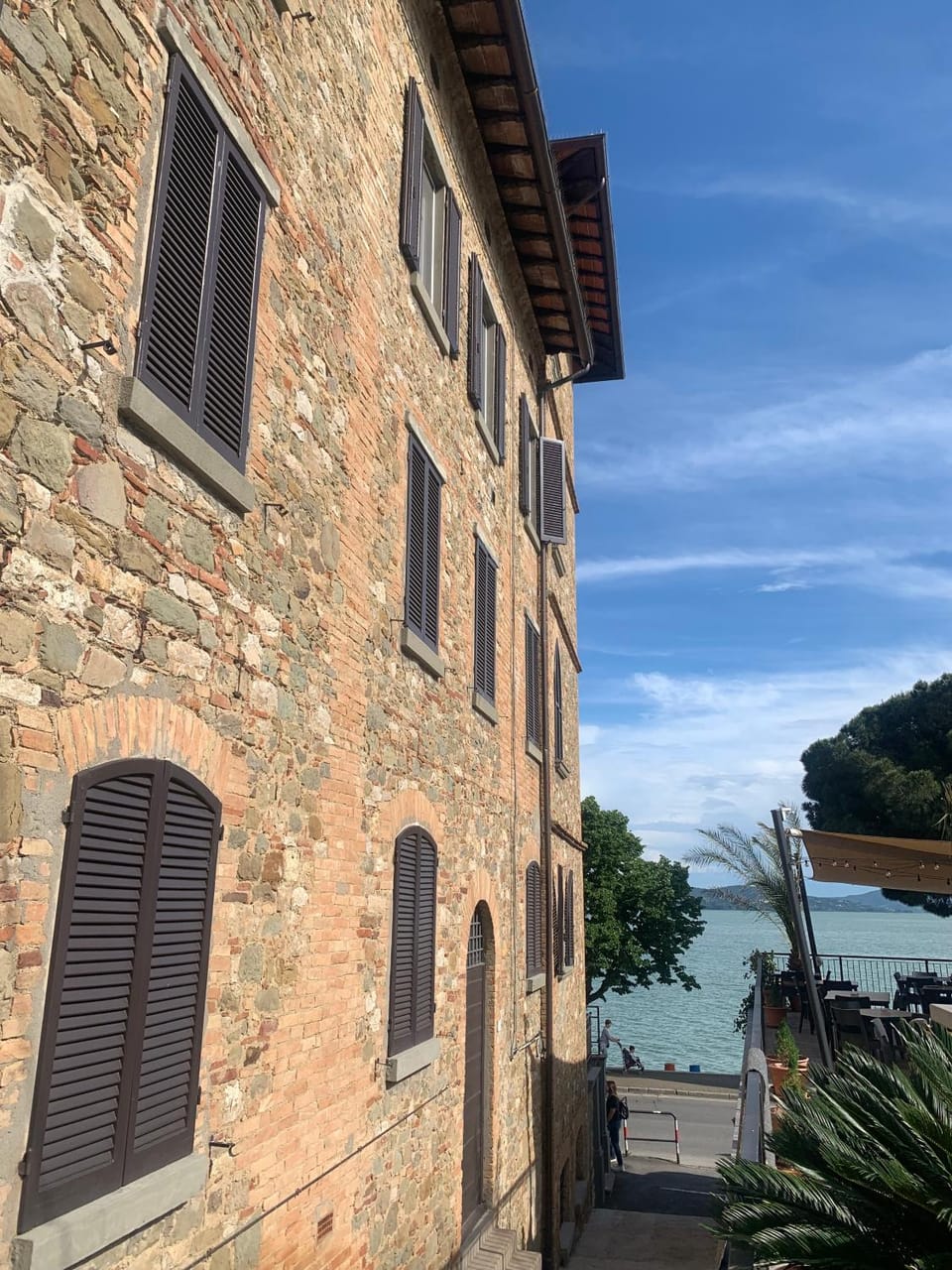 Appartamento LungoLago Apartment in Umbria