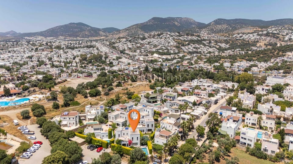 Property building, Nearby landmark, Neighbourhood, Bird's eye view, City view, Location