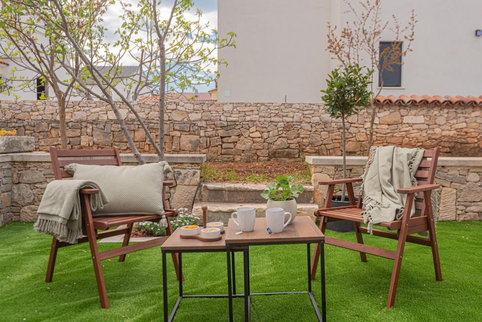 Day, Garden
