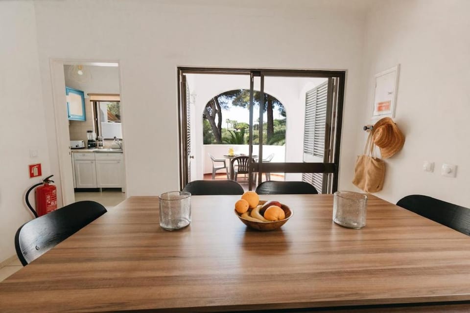Beijinhos Beach House Apartment in Porches