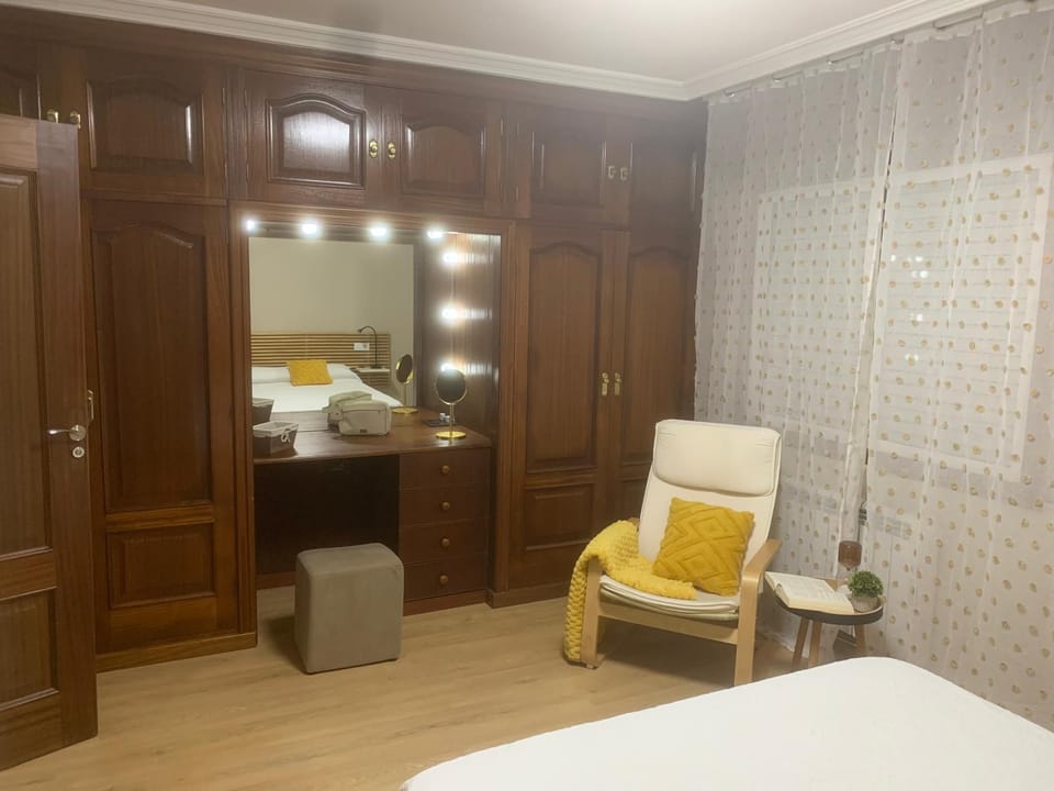 Bed, Seating area, Bedroom, wardrobe