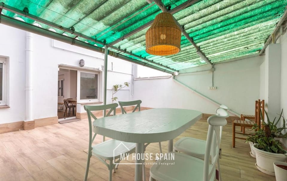 MyHouseSpain - Piso reformado con patio privado Apartment in Gijón