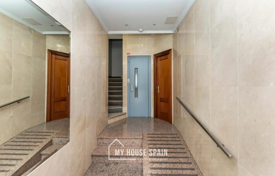 MyHouseSpain - Piso reformado con patio privado Apartment in Gijón