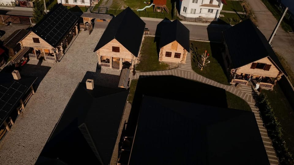Cabanele Hăi Mă & Hăi Cocoa Chalet in Romania