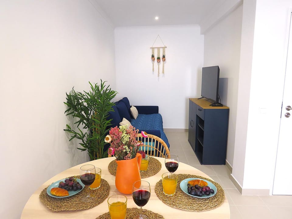 TV and multimedia, Living room, Dining area