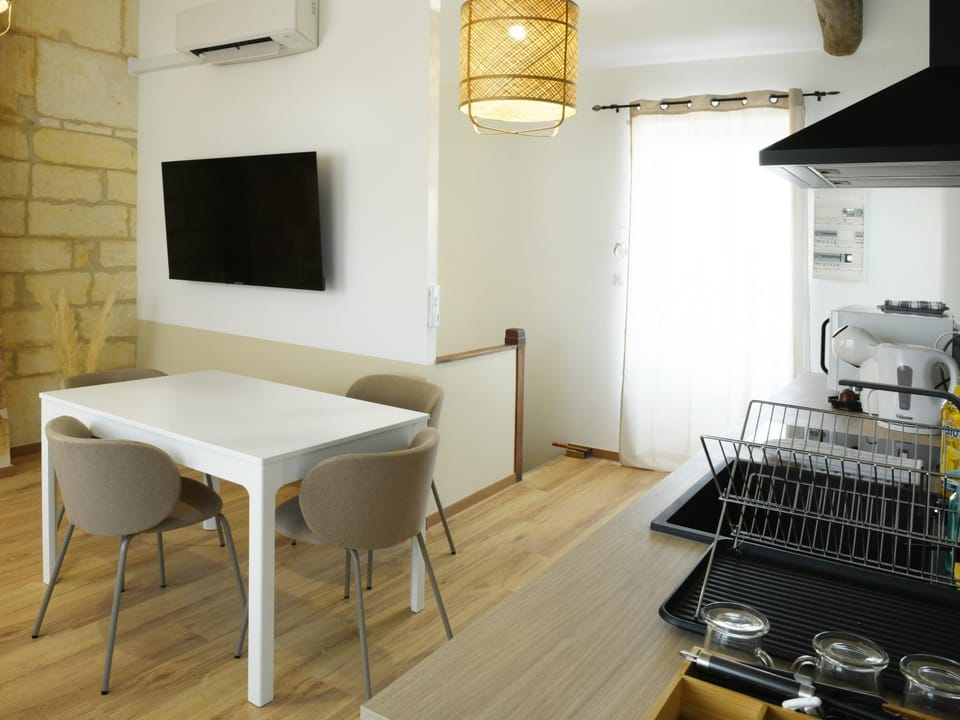 TV and multimedia, Dining area