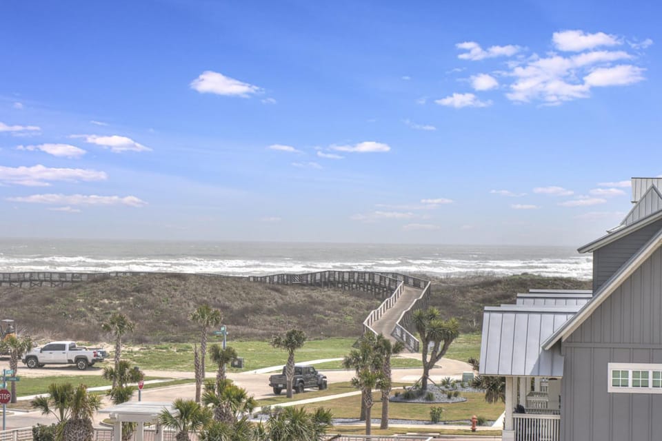 A Wave From It All House in Port Aransas