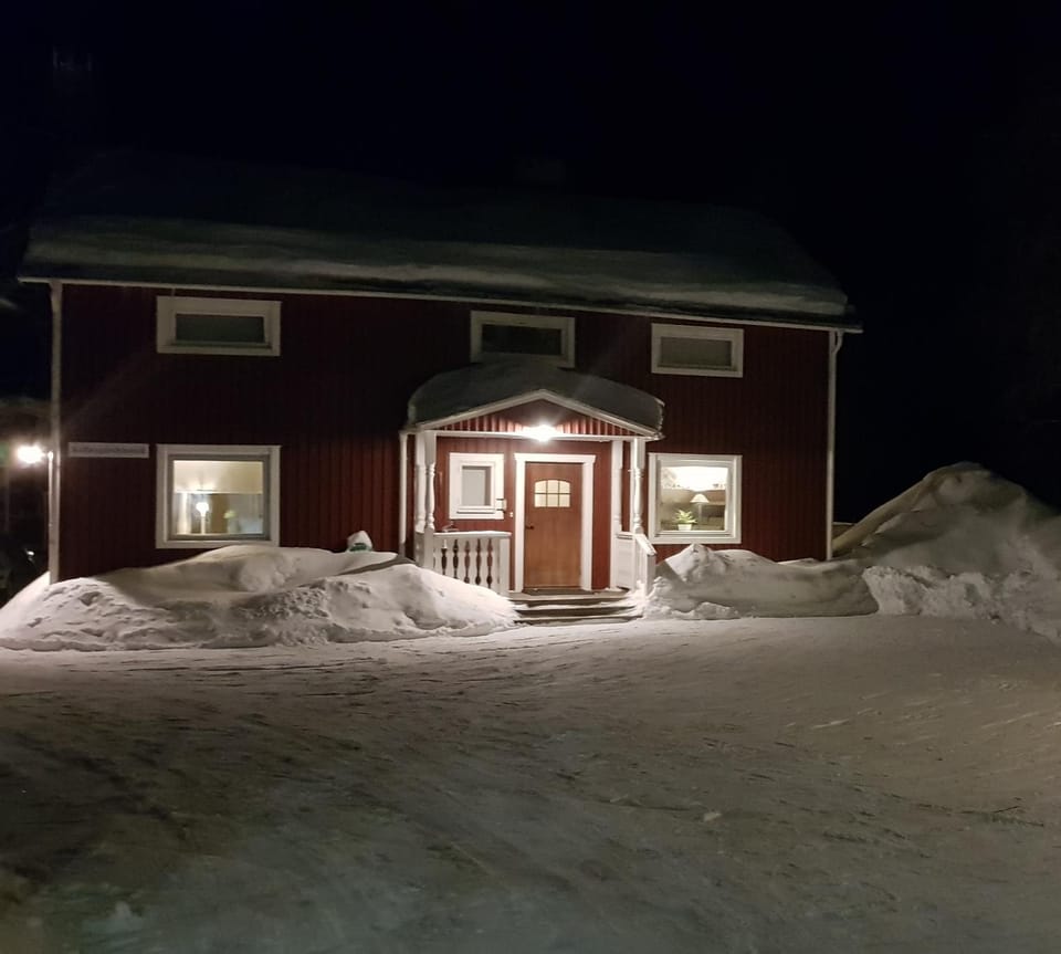Facade/entrance, Winter, On site