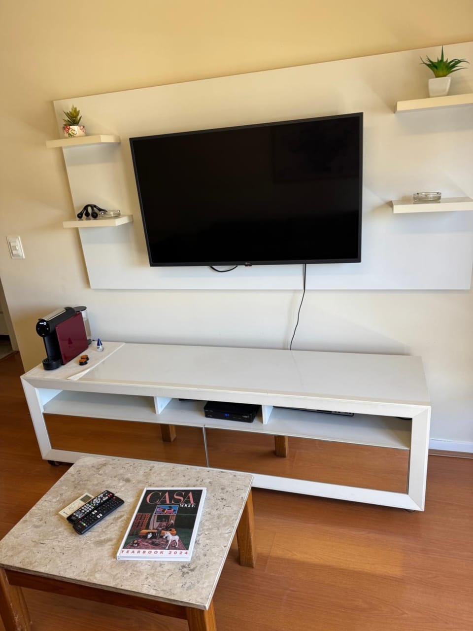 Communal lounge/ TV room, TV and multimedia, Evening entertainment