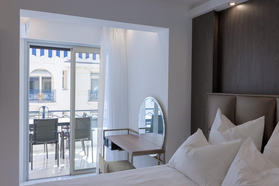 Appartement Croisette – Face Martinez, Plage & Aperçu Mer Apartment in Cannes