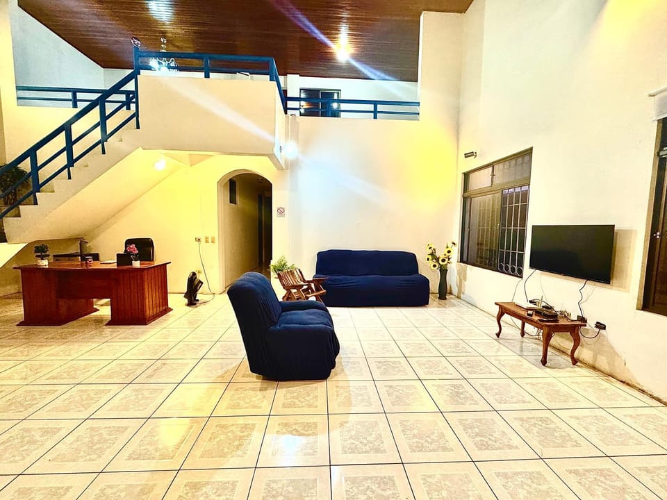 Communal lounge/ TV room, TV and multimedia, Living room, Seating area