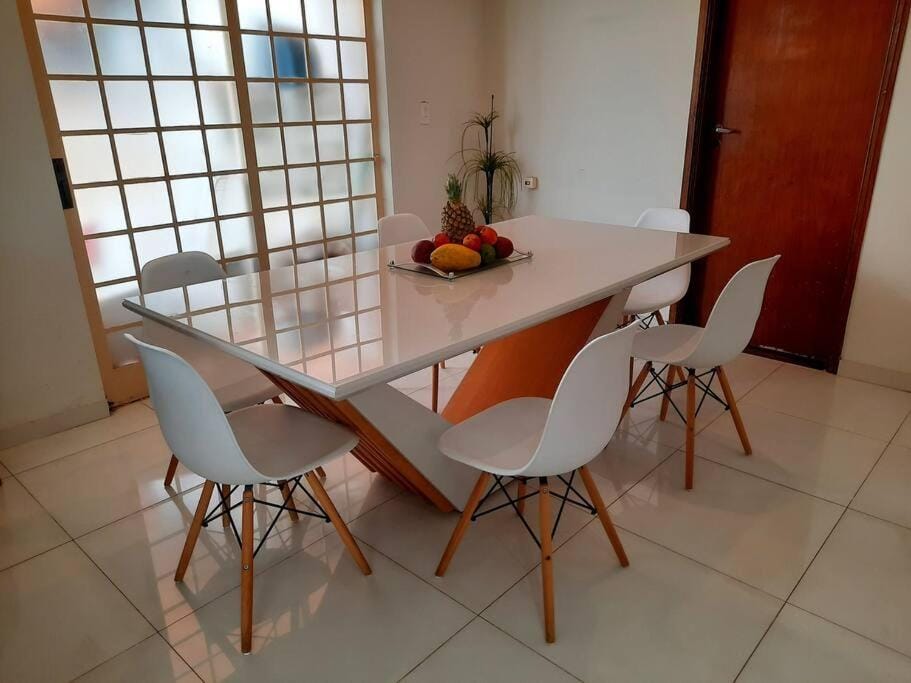 A Casa à Beira do Lago Bortolan House in State of São Paulo