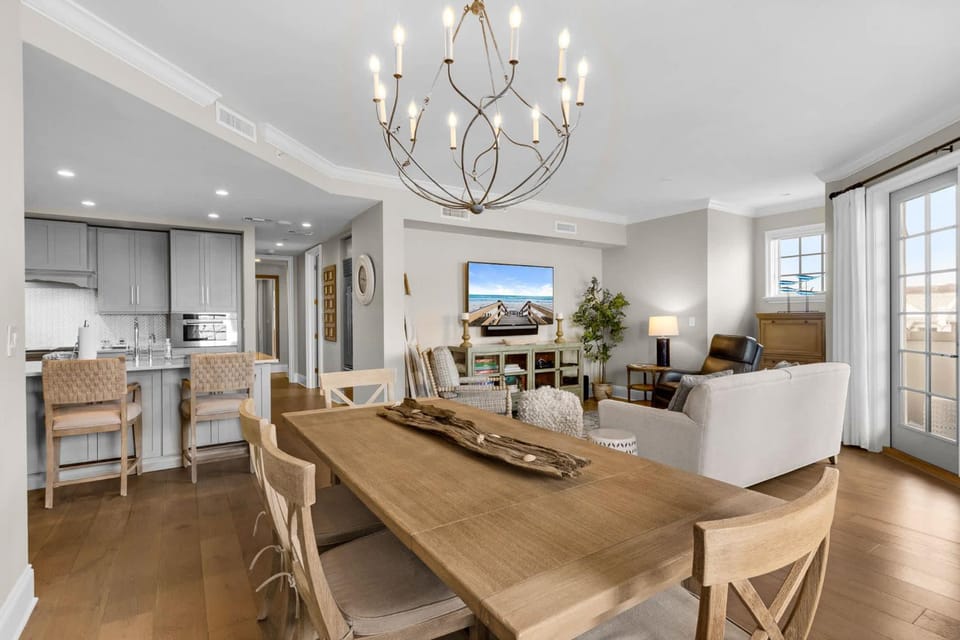 Casa Del Oro Penthouse at Barrett Square - Downtown Rosemary Beach Pool &Hot Tub Access House in Rosemary Beach